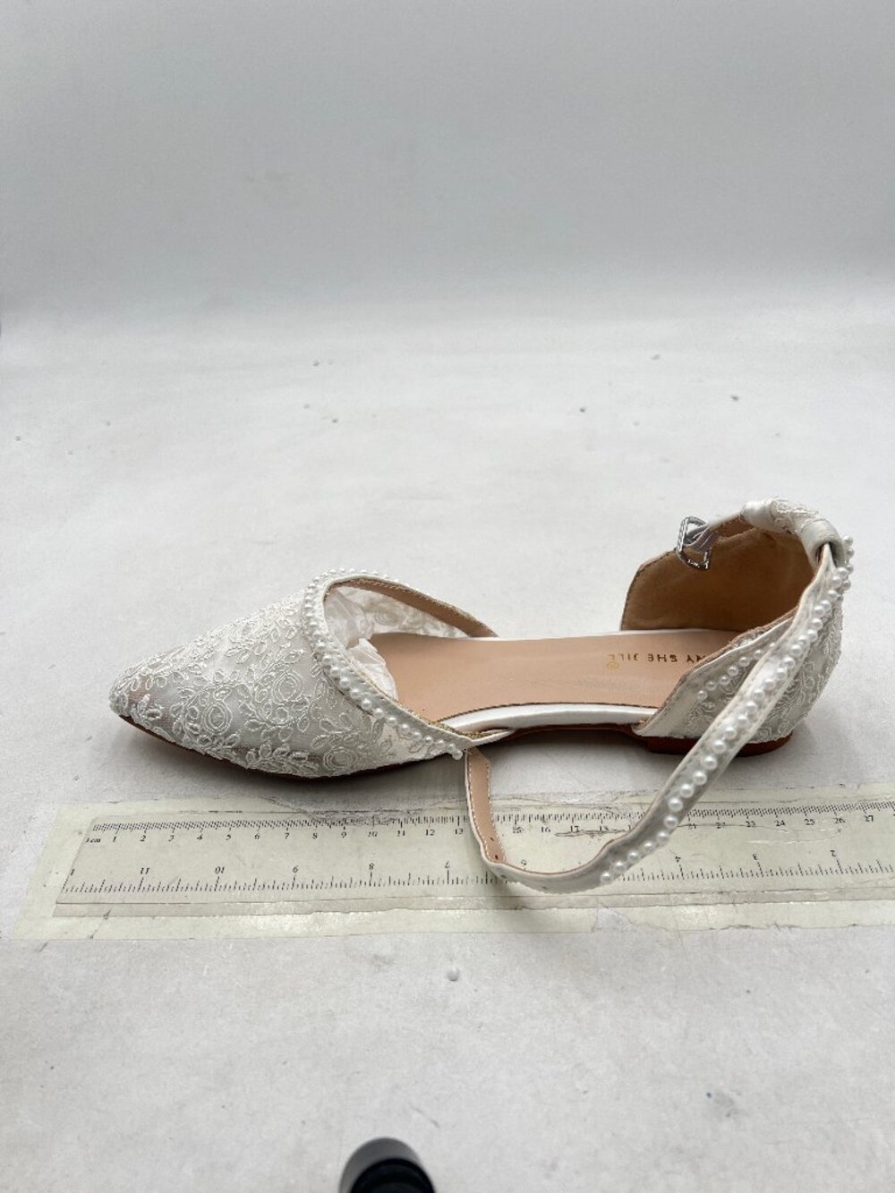White Lace Pointed Toe Pearl Wedding Flats for Bride Comfortable Wedding Shoe